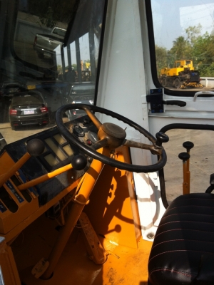 รถตักล้อยาง Komatsu 515-2 จากญี่ปุ่น ขนาดบุ้งกี๋ 1.3Q