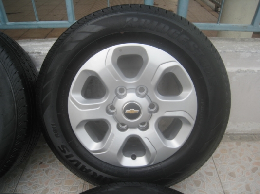 ขายล้อแม็กน้องป้ายแดง chev colorado 16"x6.5" et41 6 รู 139.7 ยางปี14 สนใจติดต่อเล็กคลองสามครับ (081-3747940)