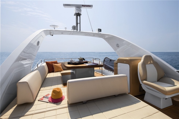 เรือ Azimut 64 สนใจติดต่อ 090-2681-669