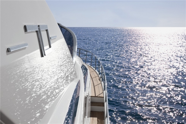 เรือ Azimut 70 สนใจติดต่อ 090-2681-669