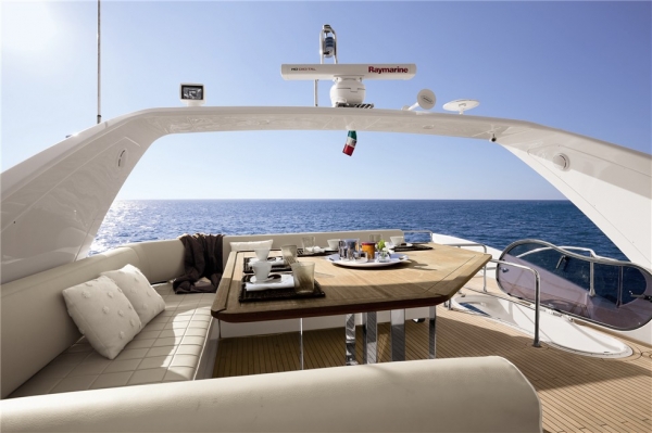 เรือ Azimut 70 สนใจติดต่อ 090-2681-669