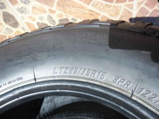 maxxis mt 285/75/16 ปี 11 1 ชุด 6800 บาท maxxis mt 285/75/16 ปี 11 1 ชุด 6800 บาท