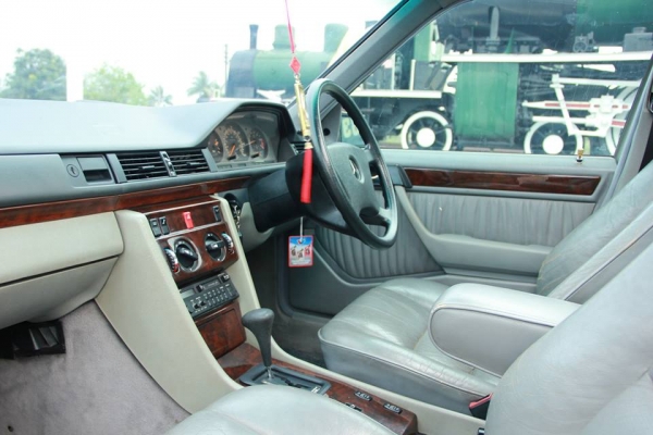 ขาย Benz 230E W124 Code B ประกอบนอก ซันรูฟโรงงาน พร้อมขับ ไม่เคยติดแก๊ส ขาย Benz 230E W124 Code B ประกอบนอก ซันรูฟโรงงาน พร้อมขับ ไม่เคยติดแก๊ส