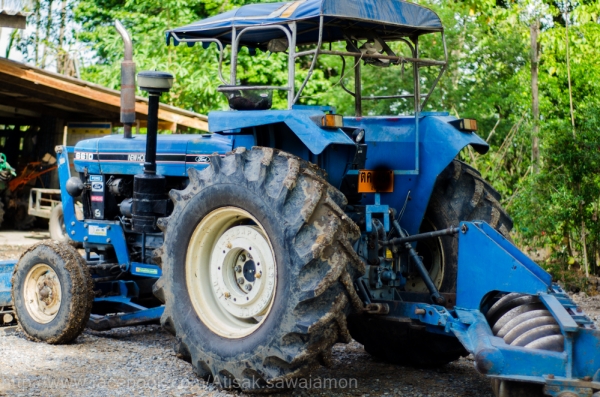 ขายรถไถ Ford 6610 S ตัวใหม่ สภาพสวย ราคาถูก ทะเบียนพร้อมโอน ขายรถไถ Ford 6610 S ตัวใหม่ สภาพสวย ราคาถูก ทะเบียนพร้อมโอน