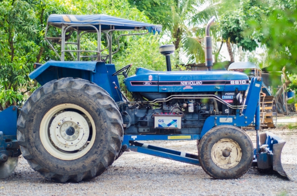 ขายรถไถ Ford 6610 S  ตัวใหม่ สภาพสวย  ราคาถูก ทะเบียนพร้อมโอน