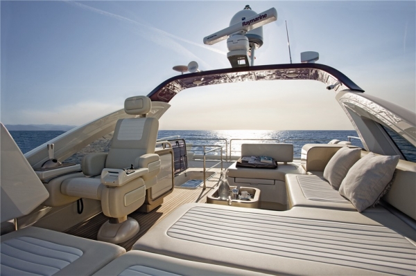 เรือ Azimut 72S สนใจติดต่อ 090-2681-669