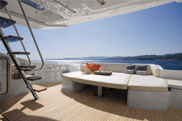 เรือ Azimut 72S สนใจติดต่อ 090-2681-669