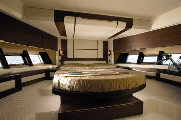 เรือ Azimut 72S สนใจติดต่อ 090-2681-669