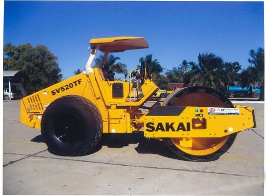 รถบดถนนสั่นสะเทือนล้อเรียบหุ้มหนาม SAKAI รุ่น SV520TF