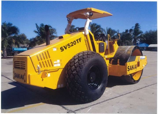 รถบดถนนสั่นสะเทือนล้อเรียบหุ้มหนาม SAKAI รุ่น SV520TF