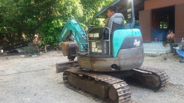 ขายรถขุด KOBELCO 030SR ขายรถขุด KOBELCO 030SR