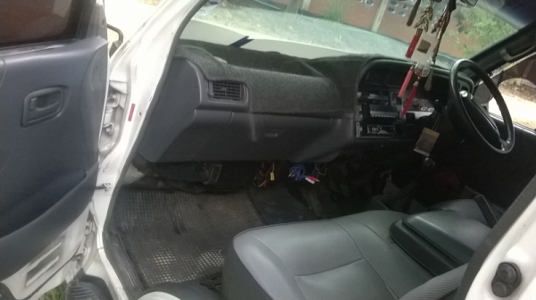 ให้ฟรี รถตู้หลังคาสูง ปี 1997 ช่วงยาว สวย สภาพดี ไม่ต้องซ่อมใด ๆ แล้ว