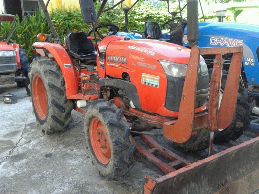 ขายรถไถ KUBOTA L3608 ดันหน้า ผาน4