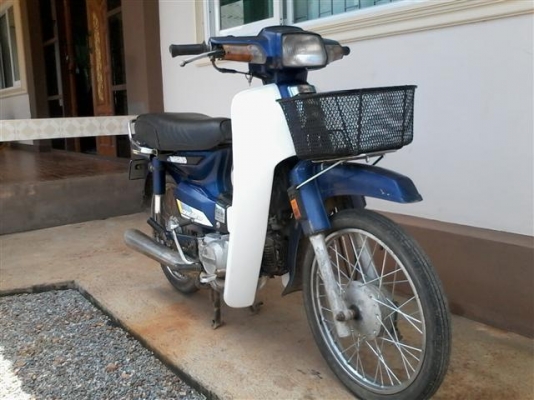 ขายดรีมคุรุสภา มีเล่มทะเบียนไม่ได้ตามชุดโอนภาษีขาดปีเดียวเครื่องดีสีรถยังสด ขาย 8900 บาท