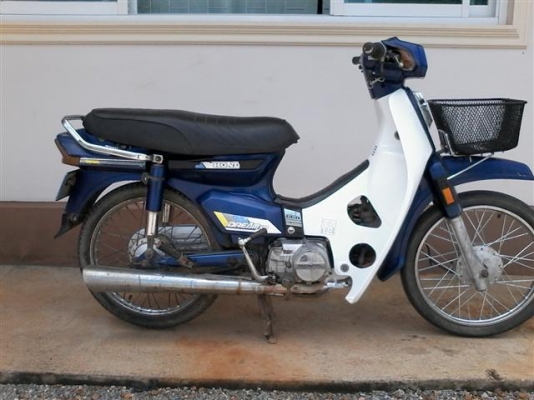 ขายดรีมคุรุสภา มีเล่มทะเบียนไม่ได้ตามชุดโอนภาษีขาดปีเดียวเครื่องดีสีรถยังสด ขาย 8900 บาท