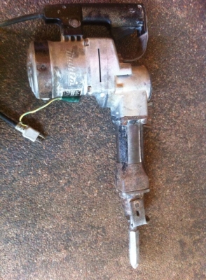 MAKITA HM1201 สกัดไฟฟ้า 21mm 1130W 8.7kg MAKITA HM1201 สกัดไฟฟ้า 21mm 1130W 8.7kg