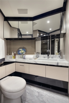 เรือ Azimut 80 สนใจติดต่อ 090-2681-669