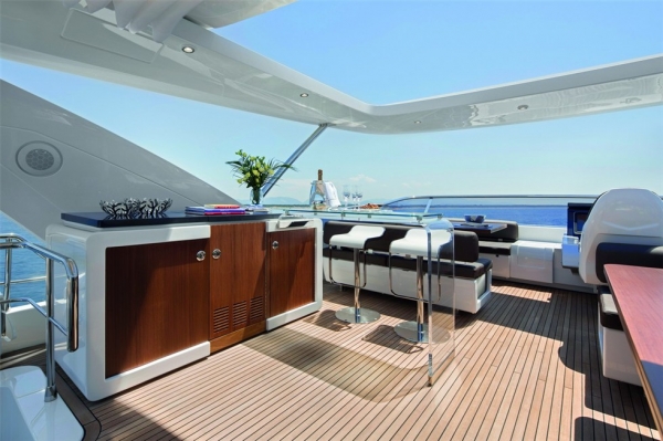 เรือ Azimut 80 สนใจติดต่อ 090-2681-669