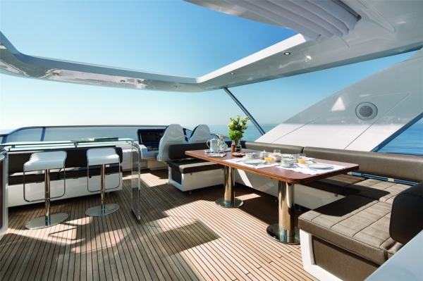 เรือ Azimut 80 สนใจติดต่อ 090-2681-669