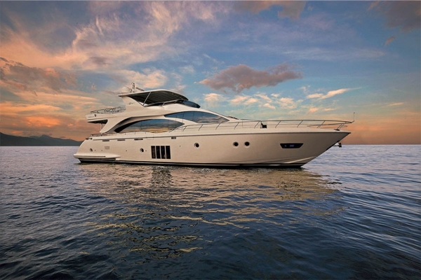 เรือ Azimut 82 สนใจติดต่อ 090-2681-669