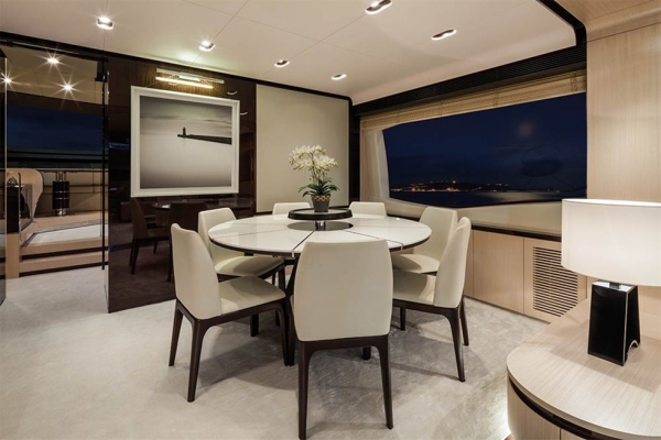 เรือ Azimut 82 สนใจติดต่อ 090-2681-669