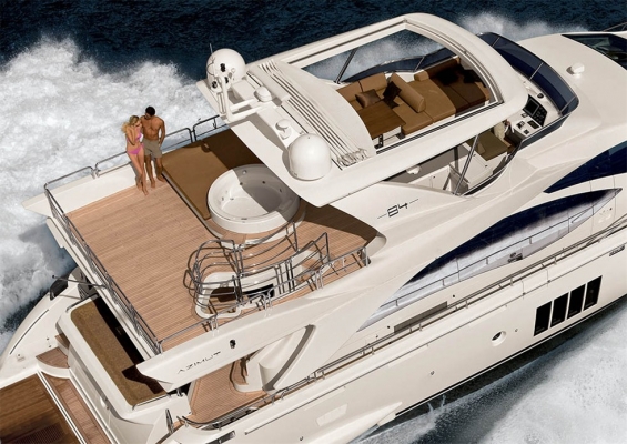 เรือ Azimut 82 สนใจติดต่อ 090-2681-669