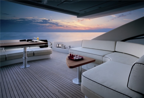 เรือ Azimut 86S สนใจติดต่อ 090-2681-669