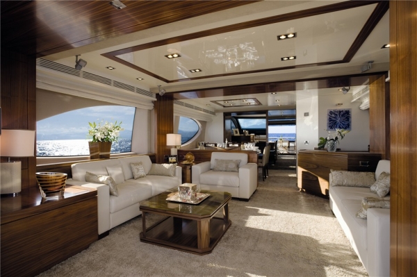 เรือ Azimut 88 สนใจติดต่อ 090-2681-669