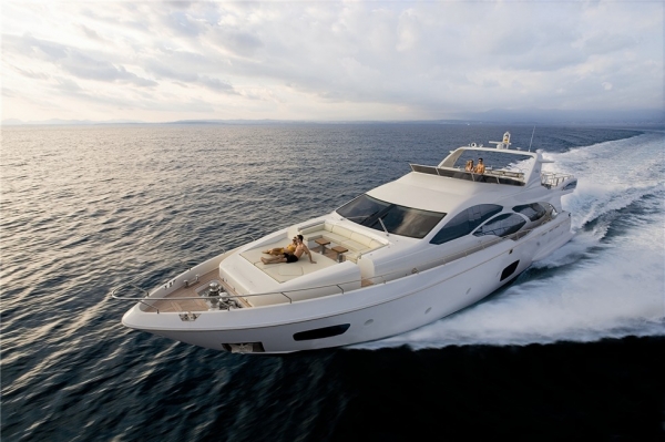 เรือ Azimut 95 สนใจติดต่อ 090-2681-669