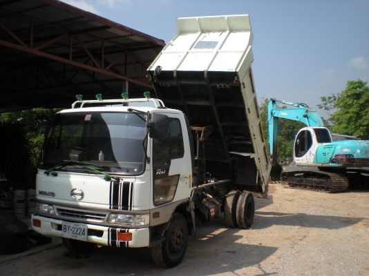 ขาย 6 ล้อ ฮีโน่ FC4J สีขาว ดัมพ์ พร้อมใช้งาน ครับ