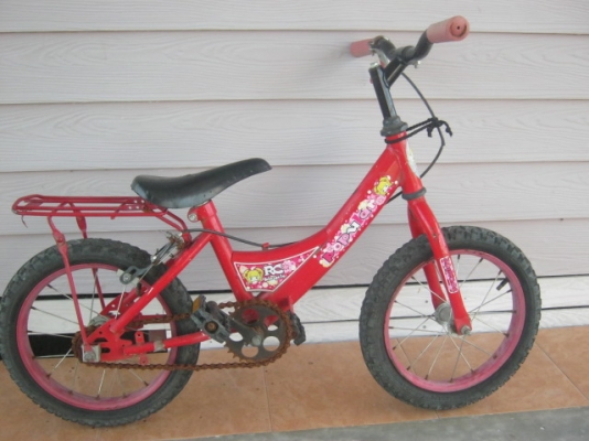 จักรยานเด็ก เคยเป็น 4 ล้อ ถอดล้อเล็กออก