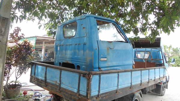 มาอีกแล้วครับของดีราคาถูกTL  เครื่อง 110 แรง 4 BE1  ลงเล่มเรียบร้อย คัชซีสวยๆเอกสารชุดโอนครบเครื่องดีครับพื้นหัวผุ ]ลดราคาครับ 140000