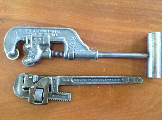 ขายคอม้า Antique Vintage Trimo 14" ปี 1918 คู่กับคัตเตอร์ตัดท่อโบราณ 1/8-1 1/4"