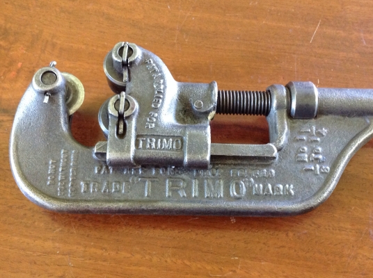ขายคอม้า Antique Vintage Trimo 14" ปี 1918 คู่กับคัตเตอร์ตัดท่อโบราณ 1/8-1 1/4" ขายคอม้า Antique Vintage Trimo 14" ปี 1918 คู่กับคัตเตอร์ตัดท่อโบราณ 1/8-1 1/4"