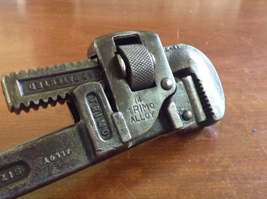 ขายคอม้า Antique Vintage Trimo 14" ปี 1918 คู่กับคัตเตอร์ตัดท่อโบราณ 1/8-1 1/4" ขายคอม้า Antique Vintage Trimo 14" ปี 1918 คู่กับคัตเตอร์ตัดท่อโบราณ 1/8-1 1/4"