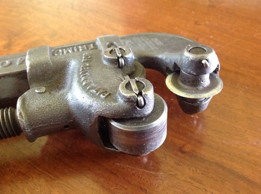 ขายคอม้า Antique Vintage Trimo 14" ปี 1918 คู่กับคัตเตอร์ตัดท่อโบราณ 1/8-1 1/4" ขายคอม้า Antique Vintage Trimo 14" ปี 1918 คู่กับคัตเตอร์ตัดท่อโบราณ 1/8-1 1/4"