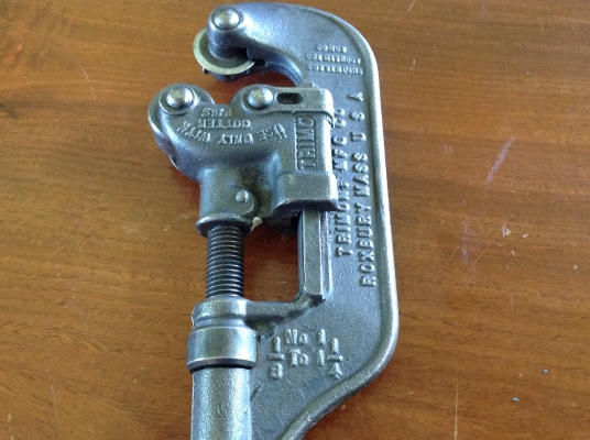 ขายคอม้า Antique Vintage Trimo 14" ปี 1918 คู่กับคัตเตอร์ตัดท่อโบราณ 1/8-1 1/4" ขายคอม้า Antique Vintage Trimo 14" ปี 1918 คู่กับคัตเตอร์ตัดท่อโบราณ 1/8-1 1/4"