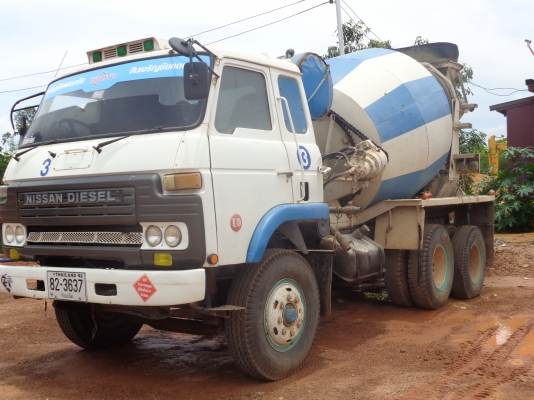 ประกาศ!! ขาย รถโม่รถปูน สภาพดี พร้อมใช้งาน ขนาด 5 คิว ราคา 650000 ต่อรองได้ ประกาศ!! ขาย รถโม่รถปูน สภาพดี พร้อมใช้งาน ขนาด 5 คิว ราคา 650000 ต่อรองได้