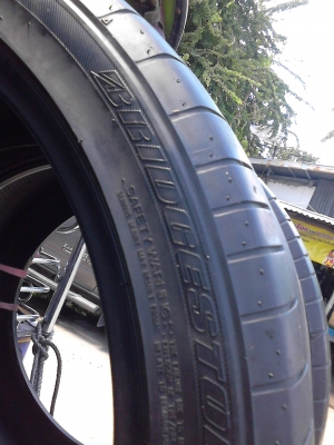 295/35R20 BRIDGESTONE OTENZA S001  มี 2 เส้น TEL.081-427-3941