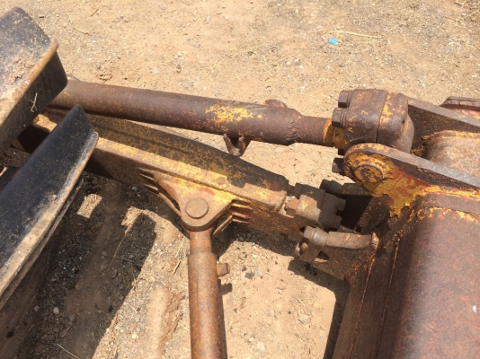 ขายด่วนCAT D3B แทรค1เมตร รถนอกใช้งานน้อย เอกสารใบแจ้งจำหน่าย ขายด่วนCAT D3B แทรค1เมตร รถนอกใช้งานน้อย เอกสารใบแจ้งจำหน่าย