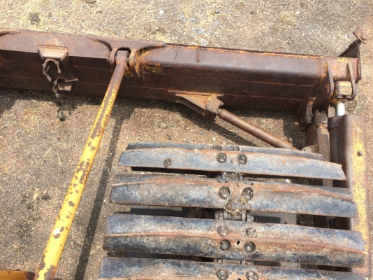 ขายด่วนCAT D3B แทรค1เมตร รถนอกใช้งานน้อย เอกสารใบแจ้งจำหน่าย ขายด่วนCAT D3B แทรค1เมตร รถนอกใช้งานน้อย เอกสารใบแจ้งจำหน่าย