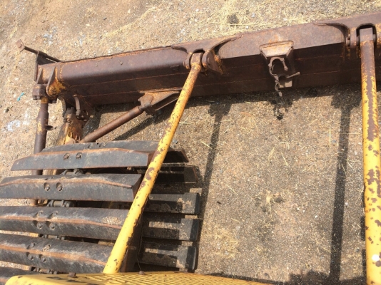 ขายด่วนCAT D3B แทรค1เมตร รถนอกใช้งานน้อย เอกสารใบแจ้งจำหน่าย ขายด่วนCAT D3B แทรค1เมตร รถนอกใช้งานน้อย เอกสารใบแจ้งจำหน่าย