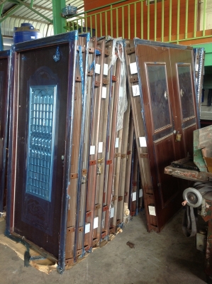 บานประตูพร้อมวงกบ เหล็ก