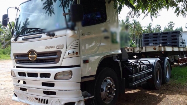 ขายรถสิบล้อหัวลากพร้อมหาง HINO เครื่อง 320 แรง ปี 51 หางอู่พนัส 3 เพลา ยาว 12.50 เมตร