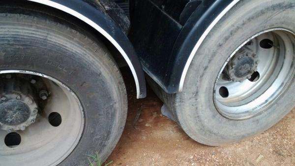 ขายรถสิบล้อหัวลากพร้อมหาง HINO เครื่อง 320 แรง ปี 51 หางอู่พนัส 3 เพลา ยาว 12.50 เมตร