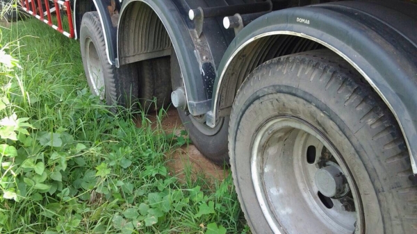 ขายรถสิบล้อหัวลากพร้อมหาง HINO เครื่อง 320 แรง ปี 51 หางอู่พนัส 3 เพลา ยาว 12.50 เมตร