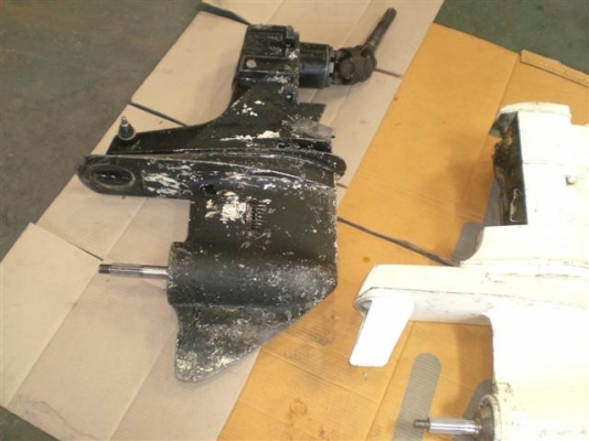 หางเครื่อง อินบอร์ด(sterndrive)  ว่อลโว่  เมอร์ครูเซอร์