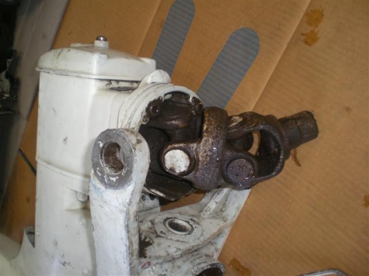 หางเครื่อง อินบอร์ด(sterndrive)  ว่อลโว่  เมอร์ครูเซอร์