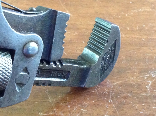 ขายคอม้าโบราณ  STILLSON WALWORTH แพคคู่ 8", 10"