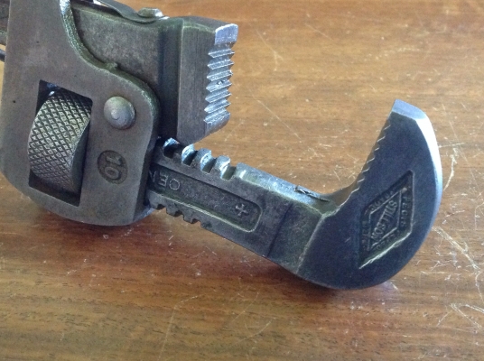 ขายคอม้าโบราณ  STILLSON WALWORTH แพคคู่ 8", 10"